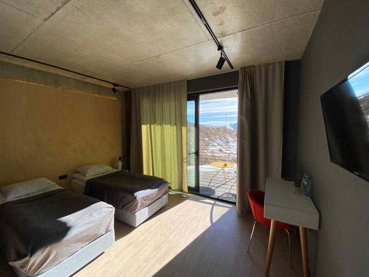 Quadrum Hotel Гудаури Екстериор снимка